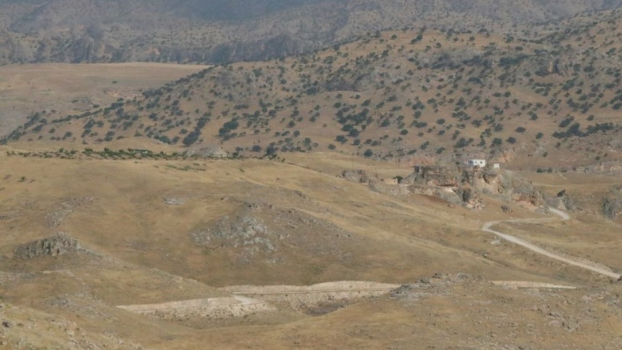 Huzuru Köyde Bulanlar - Memleket hasretiyle "mağara ev"e yerleştiler