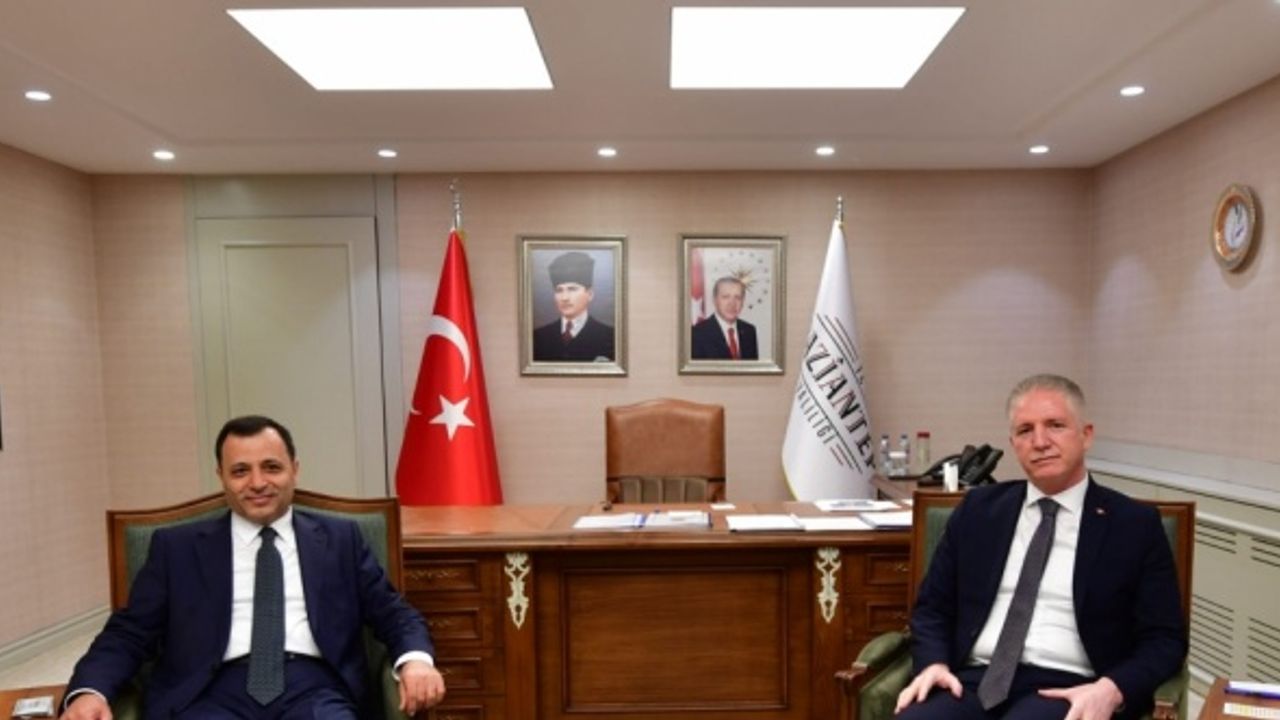 AYM Başkanı Zühtü Arslan, Gaziantep Valisi Gül'ü ziyaret etti
