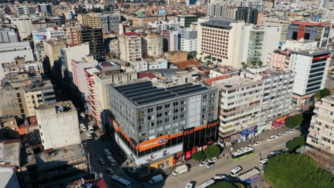 Enerjisa, Adana'da Teknosa mağazasına güneş enerjisi santrali kurdu