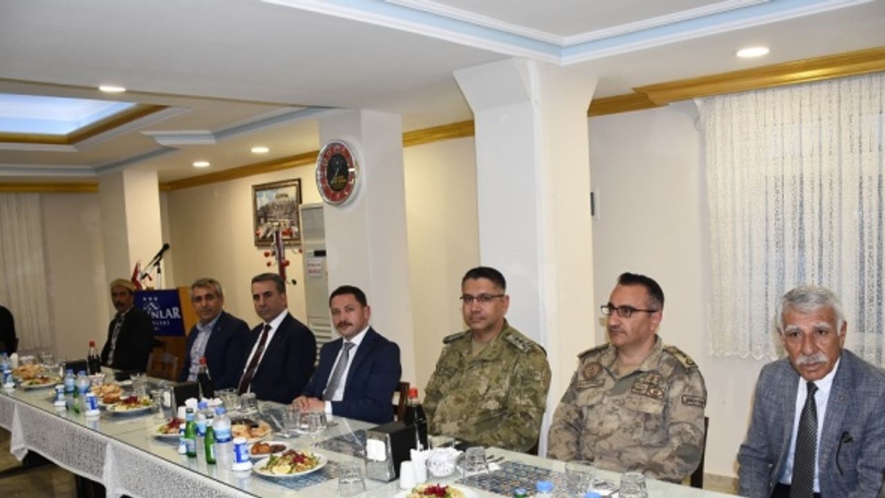 Nusaybin Kaymakamı Kayabaşı, şehit aileleri ve gazilerle iftar yaptı