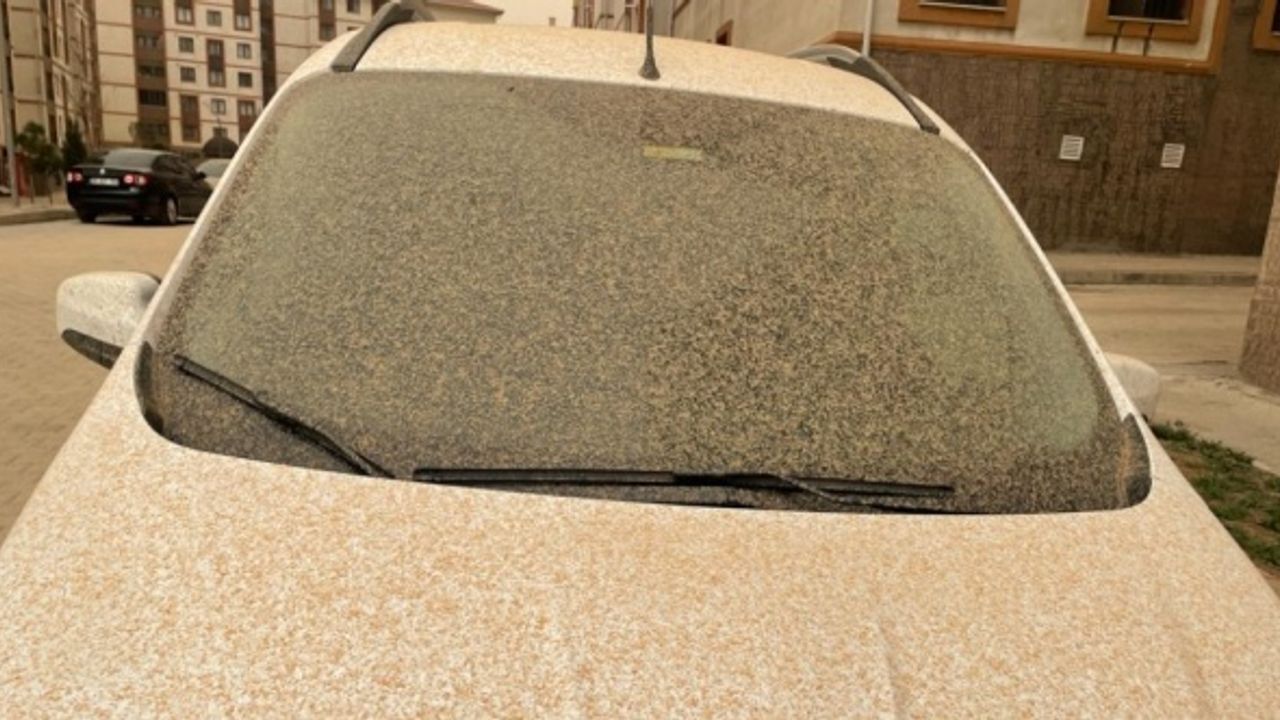 Şırnak ve Siirt'te toz taşınımı etkisini sürdürüyor