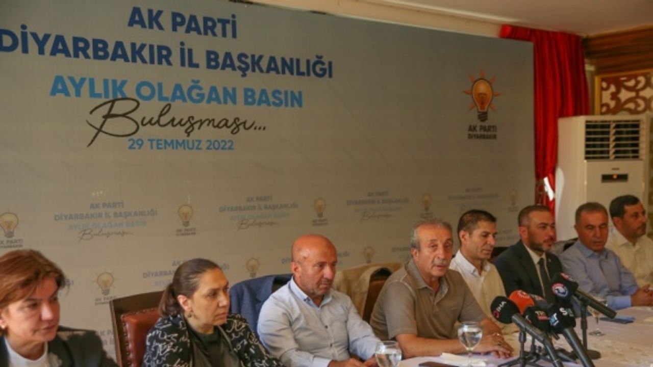 AK Parti Diyarbakır İl Başkanlığınca aylık olağan basın toplantısı gerçekleştirildi