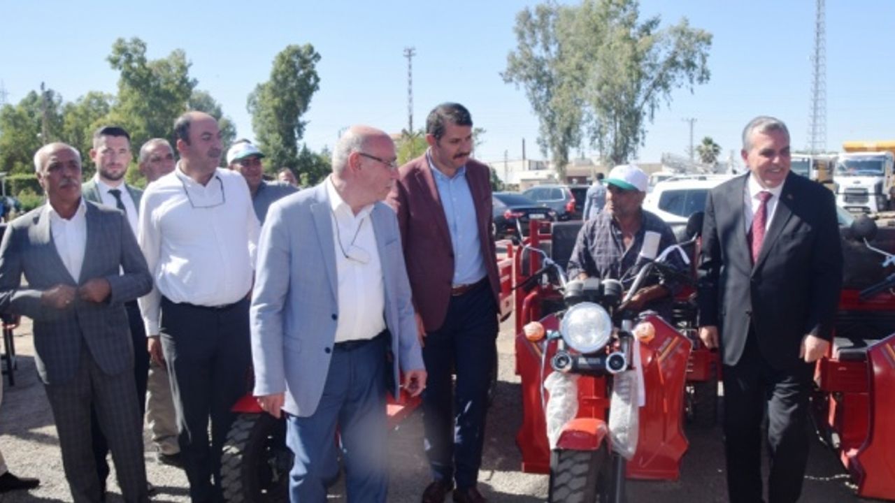 Şanlıurfa Valisi Salih Ayhan Birecik'te temaslarda bulundu