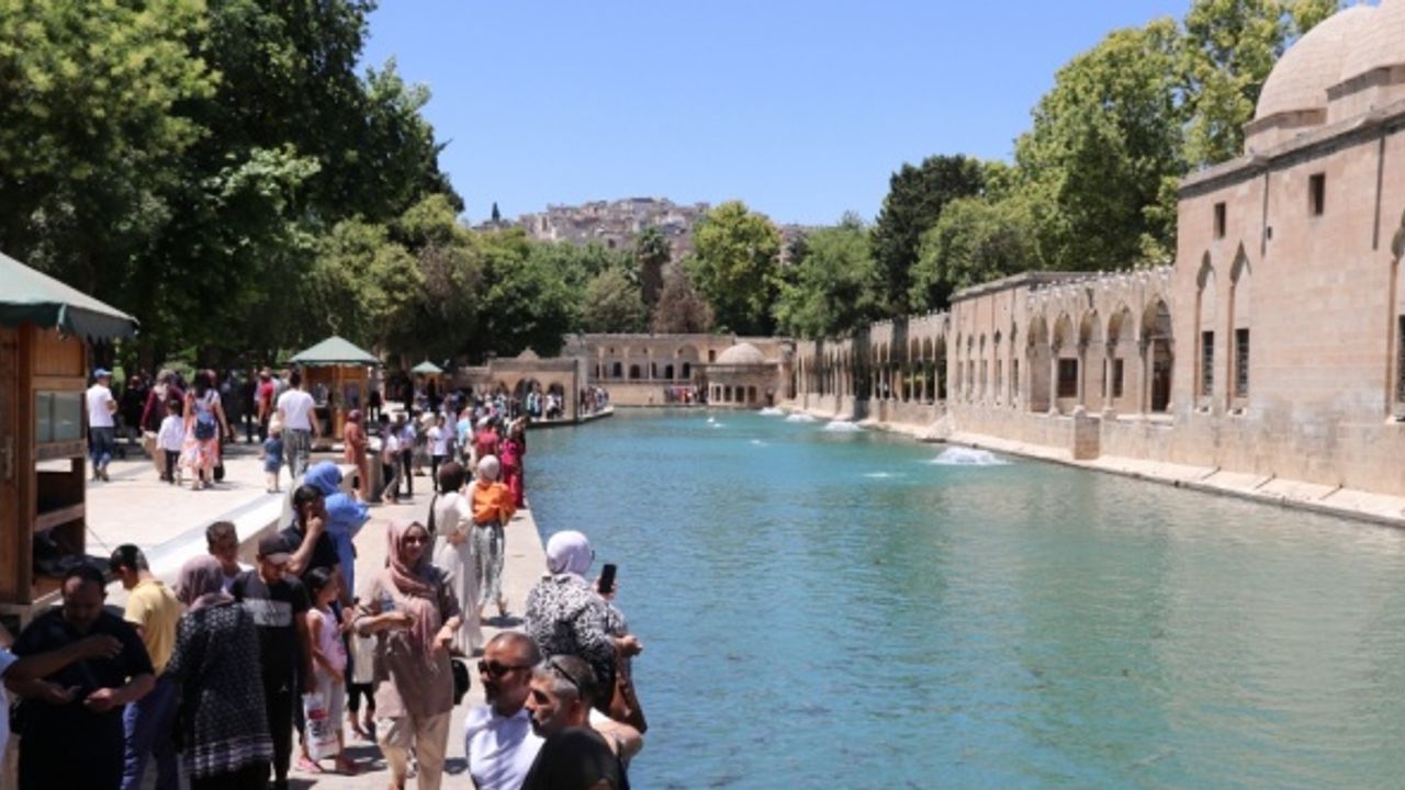 Şanlıurfa'da bunaltıcı sıcaklar başladı