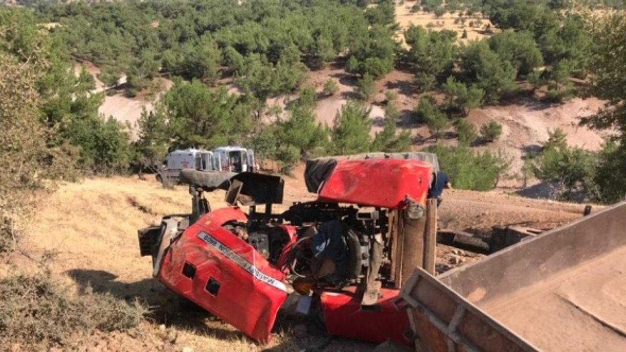Adıyaman'da traktör devrildi, 1 kişi öldü, 8 kişi yaralandı