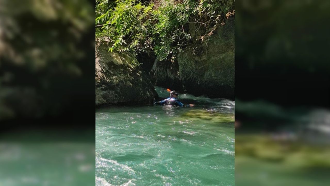 Müküs Çayı'nda akıntıya kapılan hemşire kayalık alanlarda aranıyor