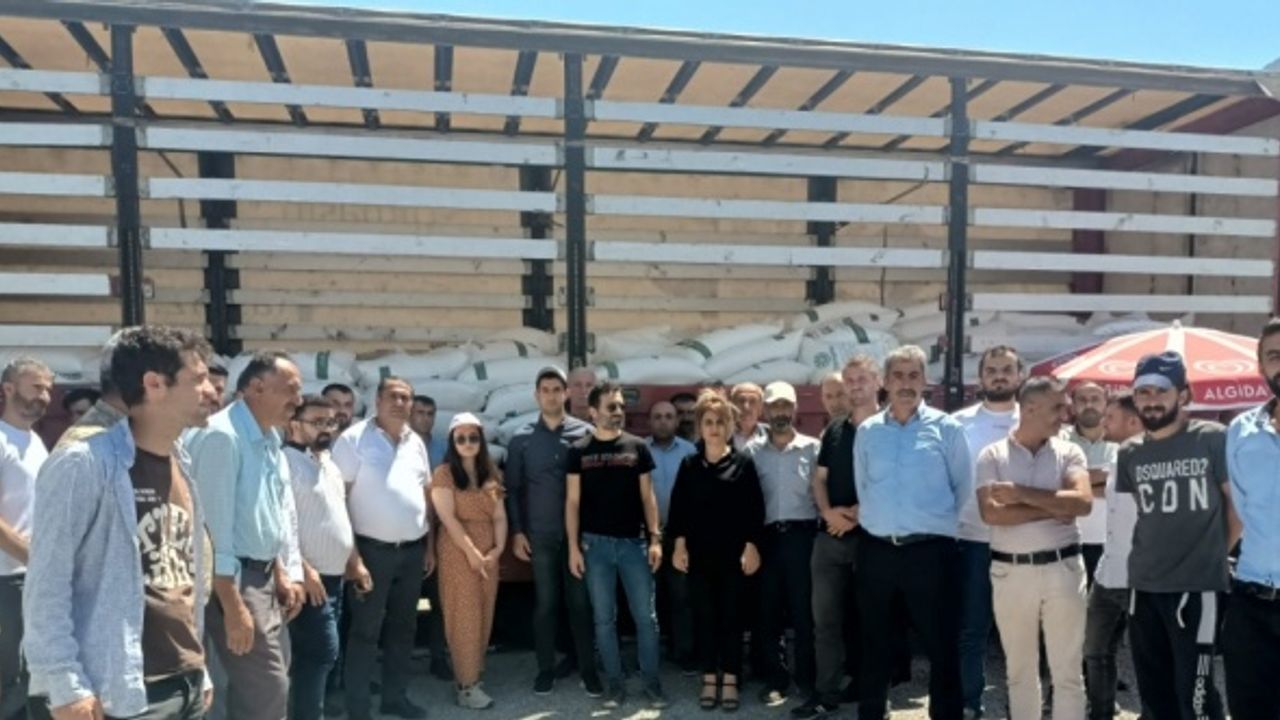 Sason’da arıcılara arılarını beslemesi için şeker desteği