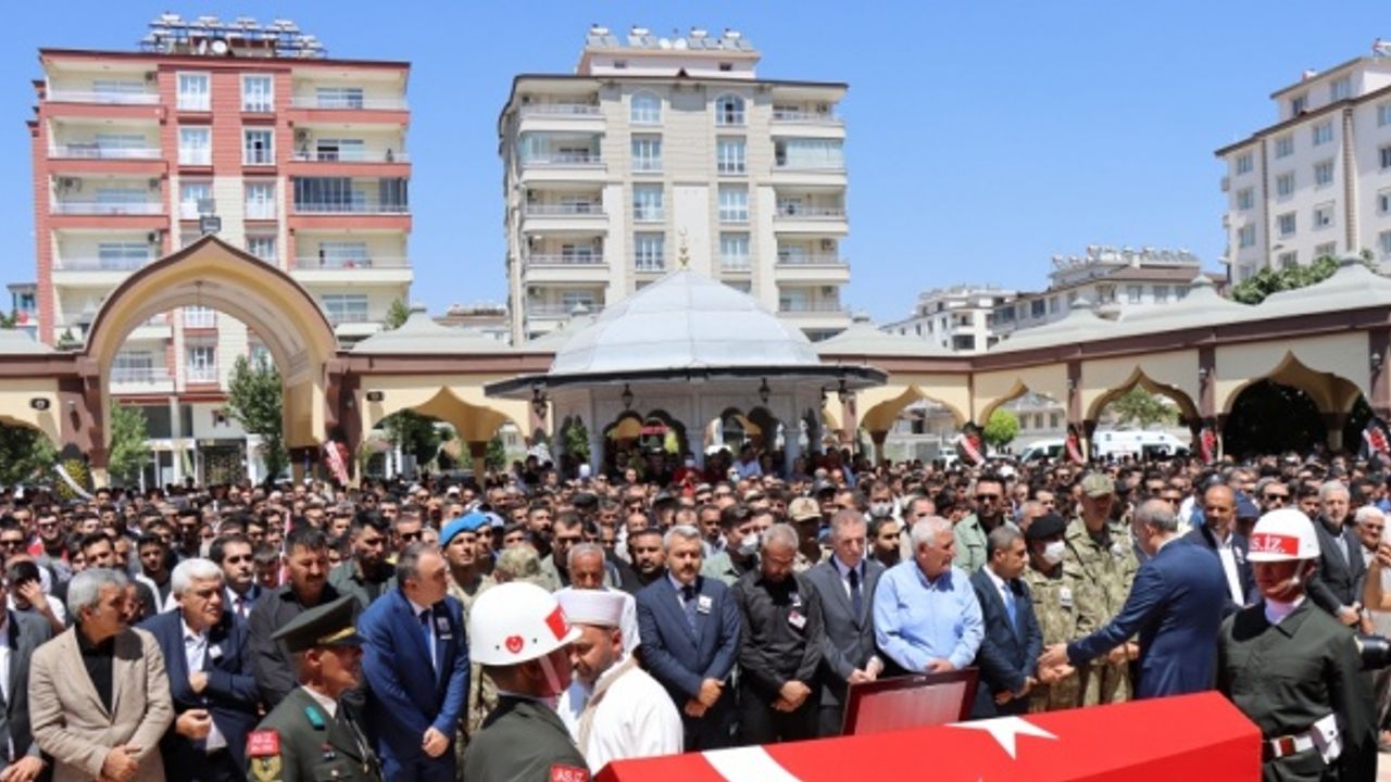 Şehit Topçu Uzman Çavuş Cirnooğlu, Kilis'te son yolculuğuna uğurlandı