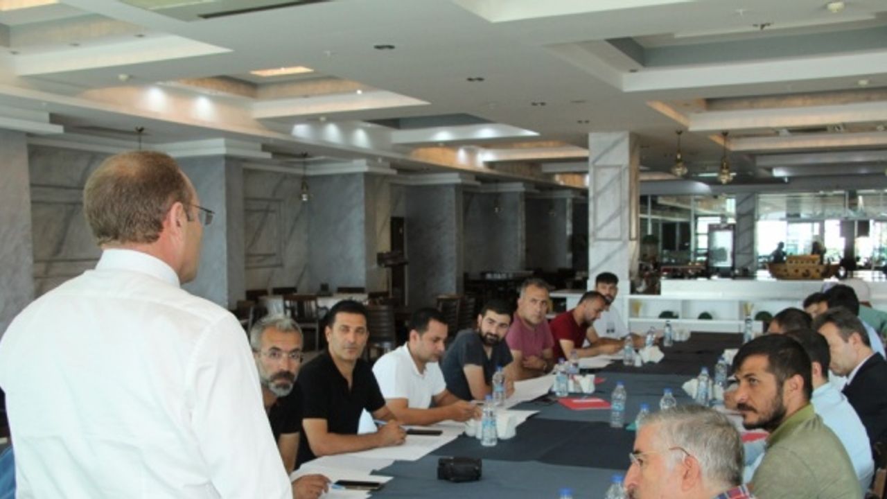 Şırnak Milli Eğitim Müdürü Mirza Tetik, gazetecilerle bir araya geldi