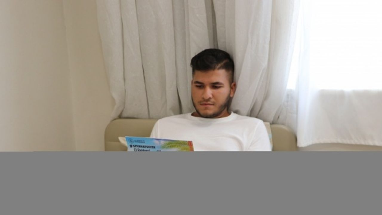 Yurtlardaki ücretsiz konaklamadan yararlanıp tatil yapan gençler Güneydoğu turunda