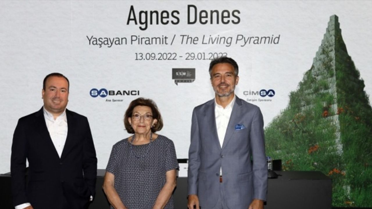 Agnes Denes'in "Yaşayan Piramit"i Sakıp Sabancı Müzesi’nde sanatseverlerle buluşacak