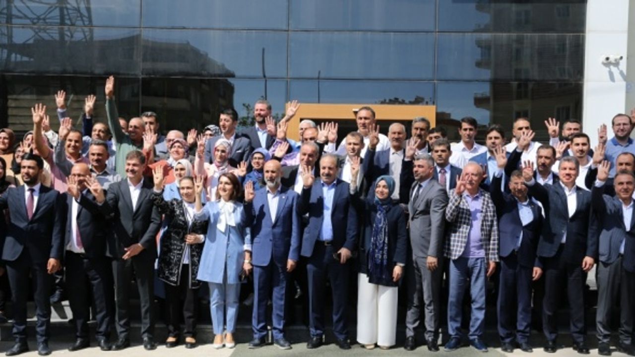 AK Parti'li Usta, Mardin'de "2023'e Doğru Şehir Buluşmaları" programında konuştu: