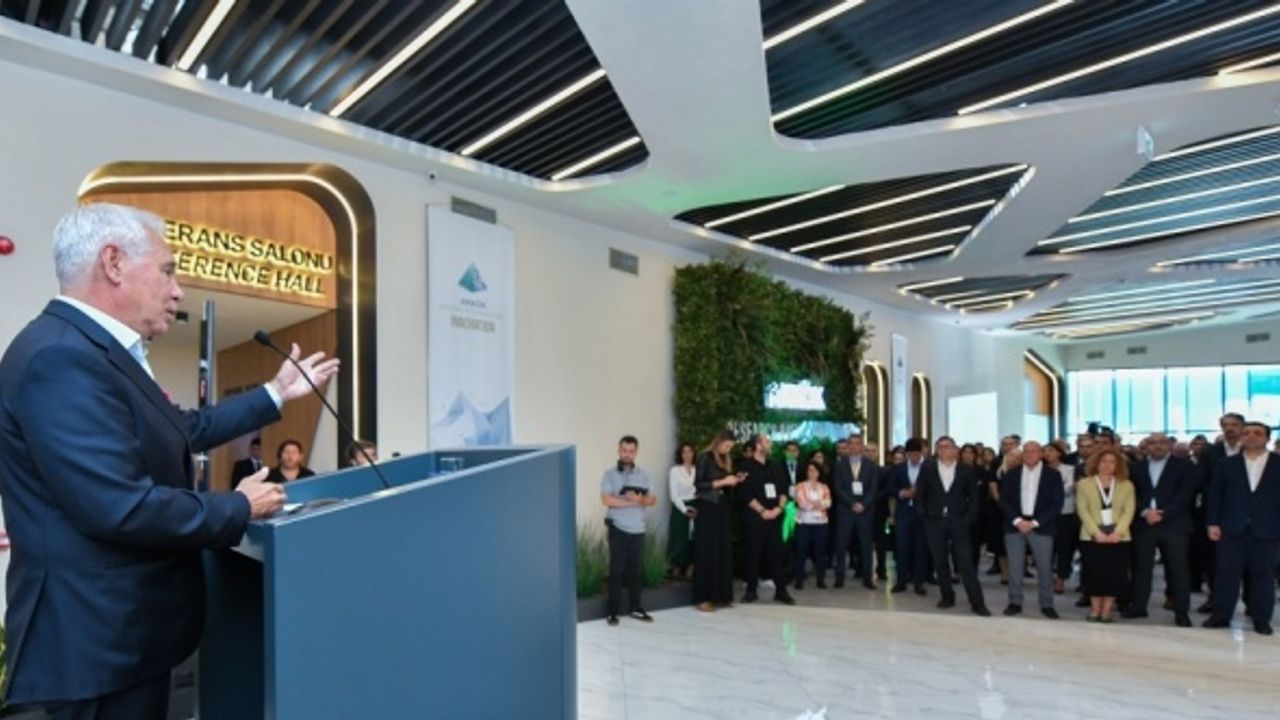 Akkök Holding, Sakarya'da "AR-GE Zirvesi" düzenledi