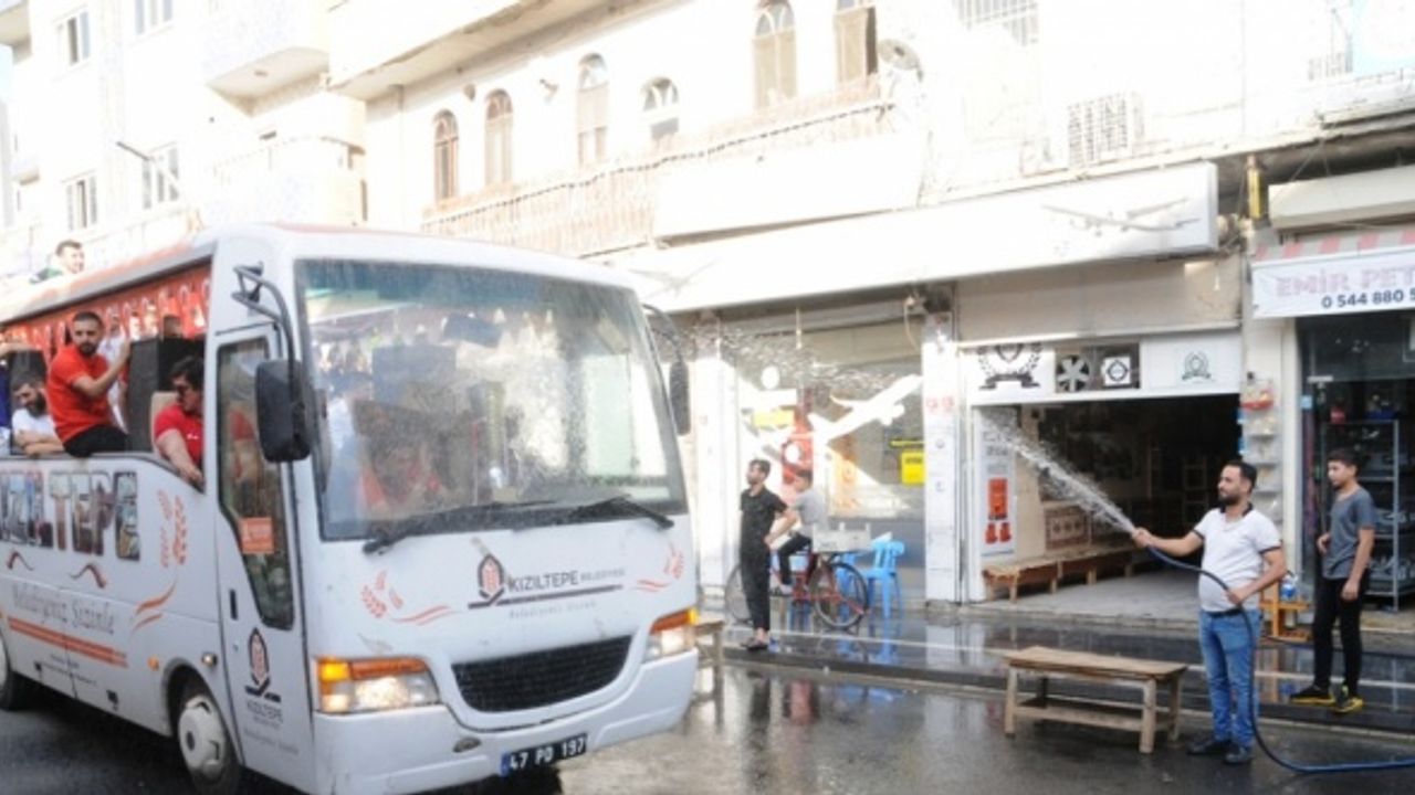 Balkan Kupası şampiyonu Cizre Belediyespor, coşkuyla karşılandı