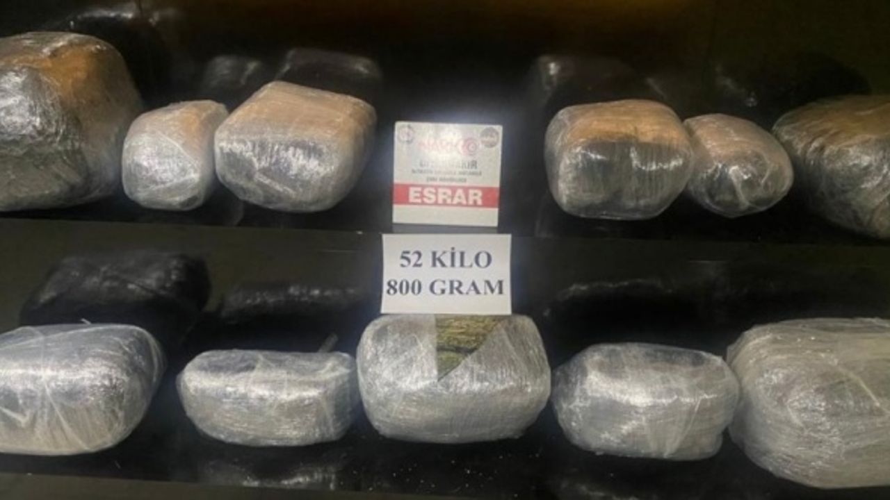 Diyarbakır'da 56 kilo 303 gram esrar ele geçirildi, 11 zanlı tutuklandı