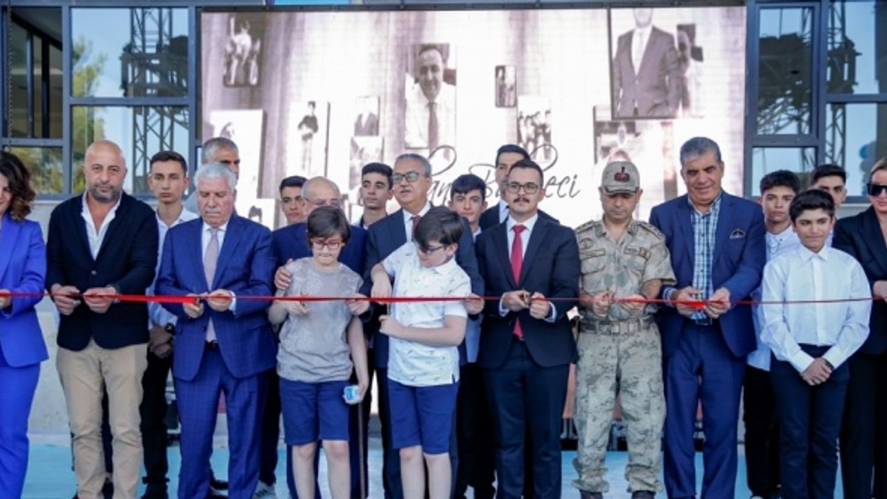 Diyarbakır'da hayırsever iş insanının oğlu anısına yaptırdığı okul ve cami açıldı