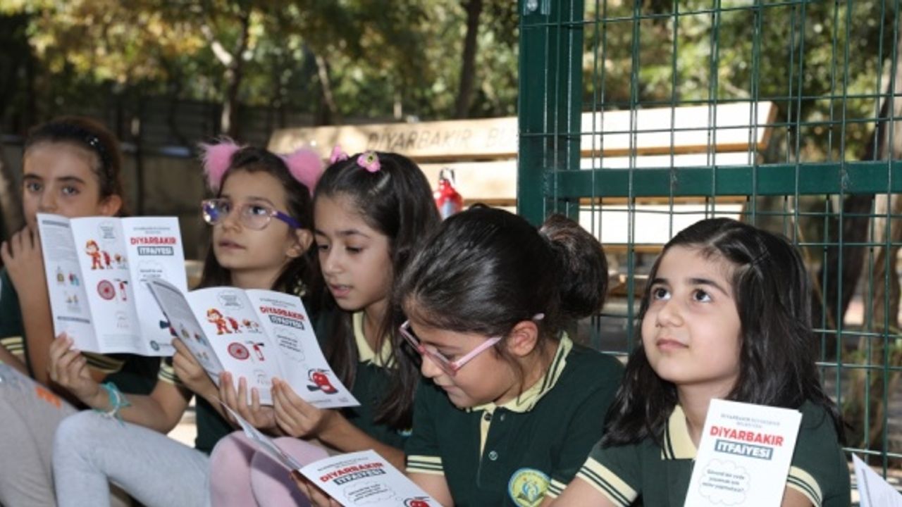 Diyarbakır'da İtfaiye Haftası dolayısıyla 3 bin 500 öğrenciye eğitim verildi