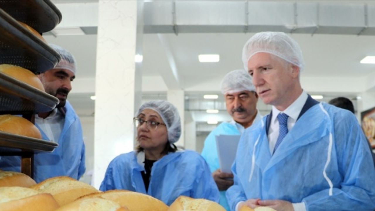 Gaziantep'te halk ekmek üretimi ve satışı başladı