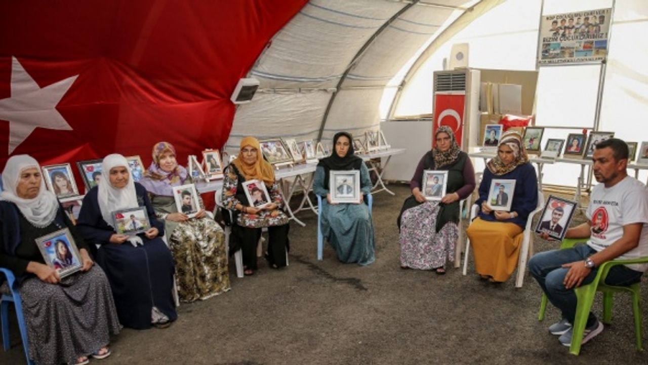GRAFİKLİ - Diyarbakır annelerinin evlat nöbeti 4'üncü yılında