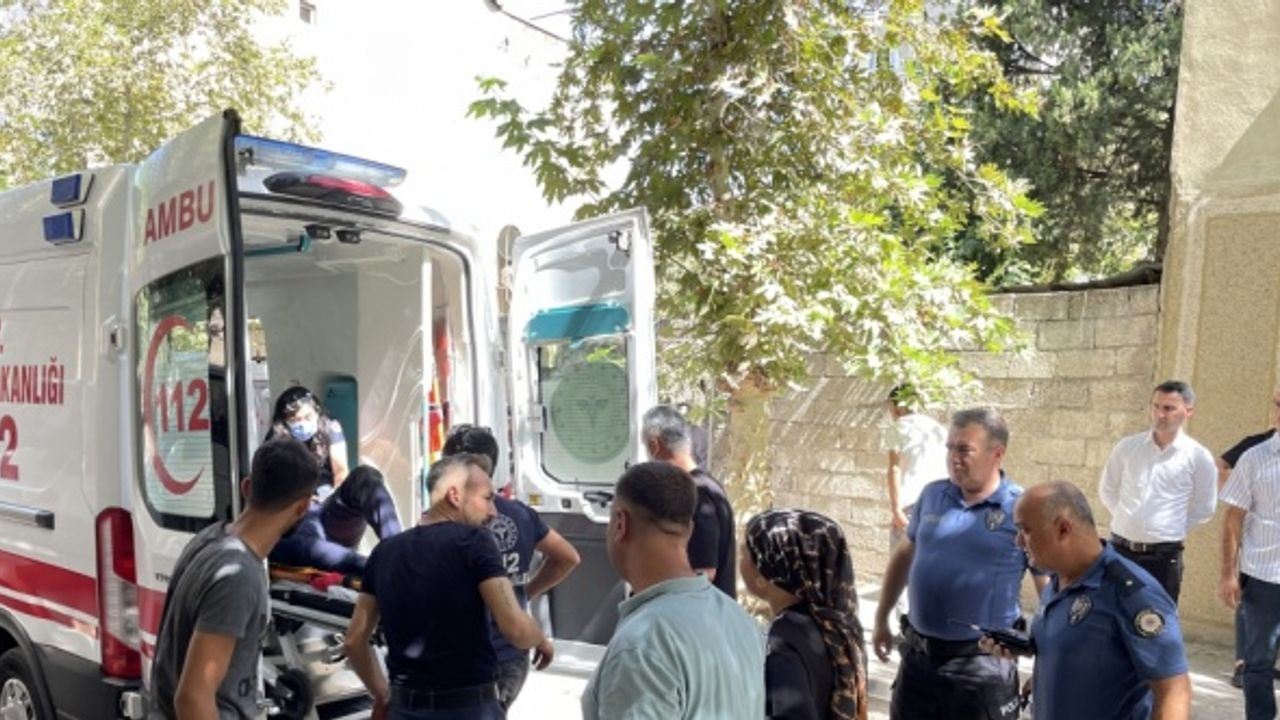 GÜNCELLEME - Adıyaman'da çıkan silahlı kavgada 2 kişi yaralandı