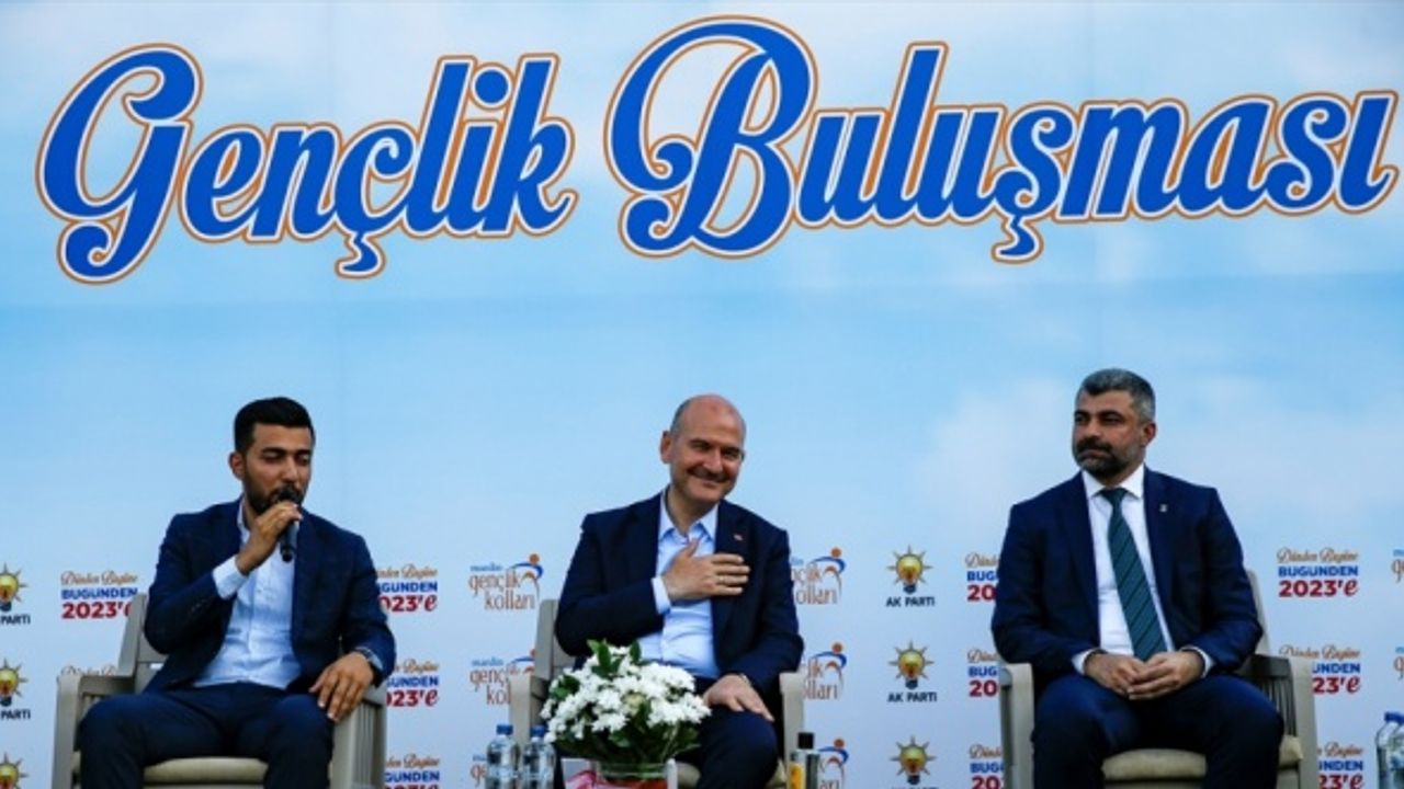 İçişleri Bakanı Soylu, Mardin Dargeçit'te gençlerle buluştu: