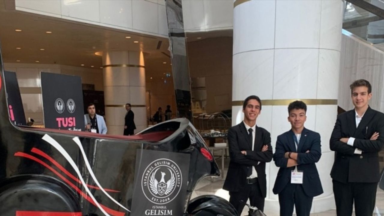 İGÜ tarafından tasarlanan uçan araba TUSİ Airtaxi Dünya Kongresi'nde sergilendi