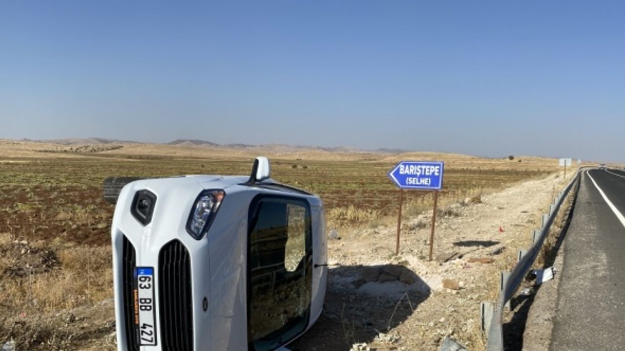Mardin'de iki hafif ticari aracın çarpışması sonucu 4 kişi yaralandı