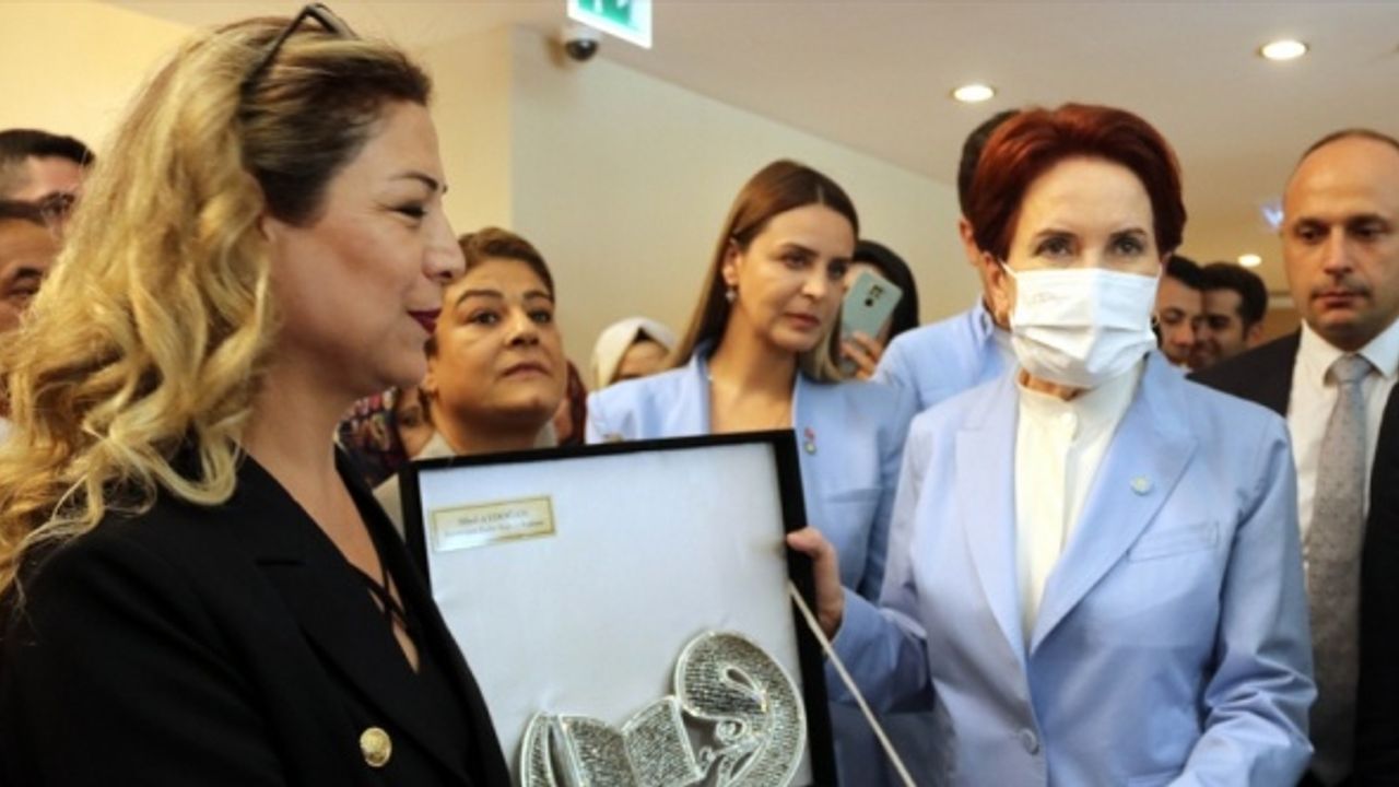 Meral Akşener, Şanlıurfa'da kanaat önderleri ve iş insanlarıyla buluştu