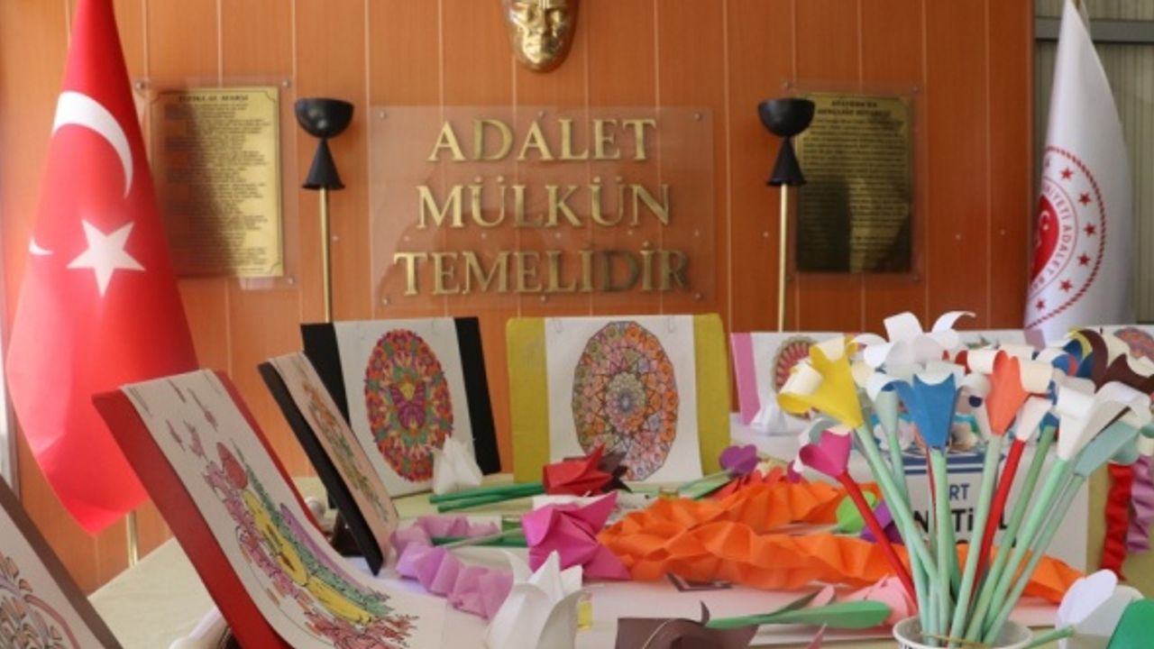 Siirt Adliyesinde "mandala ve origami" sergisi açıldı