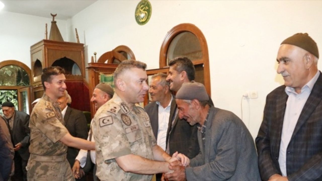 Siirt'te 9 kişinin yaralandığı kavganın ardından husumetli aileler barıştırıldı