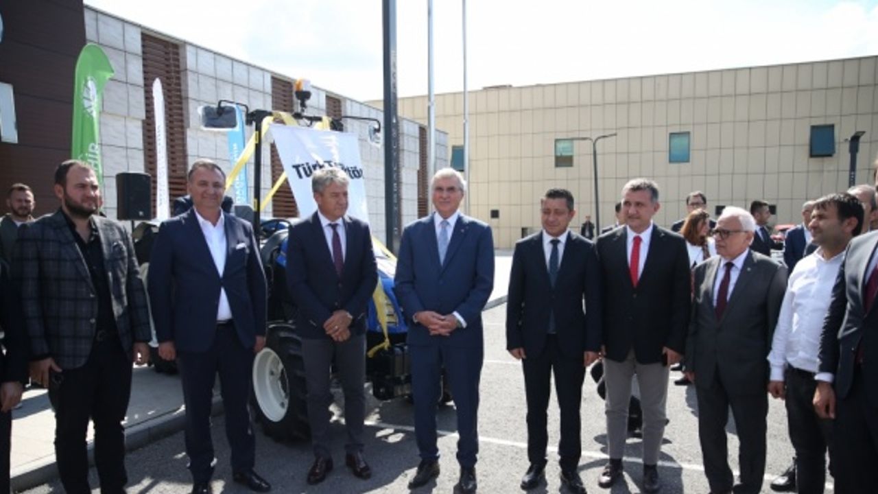 TürkTraktör'den Sakarya Büyükşehir Belediyesi'ne araç desteği