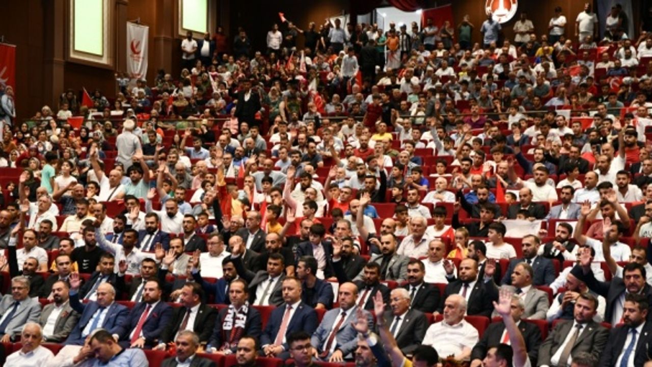 Yeniden Refah Partisi Genel Başkanı Erbakan, Gaziantep'te partinin il kongresine katıldı: