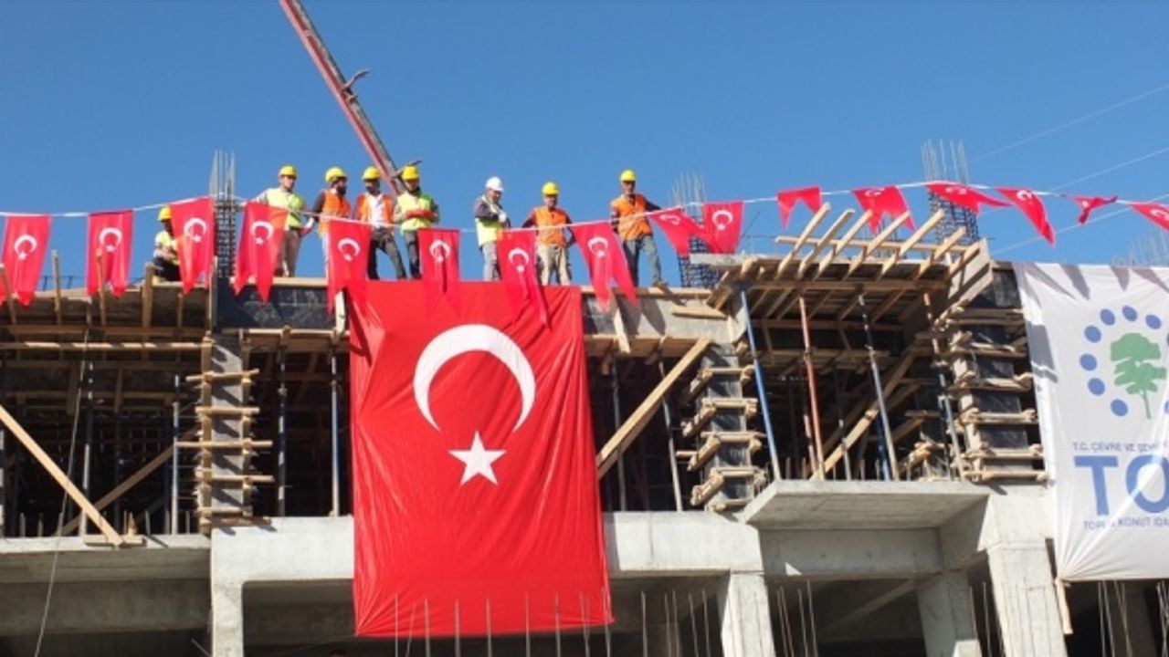 Diyarbakır ve Elazığ'da "İlk Evim, İlk İşyerim Projesi" kapsamındaki konutların temeli atıldı