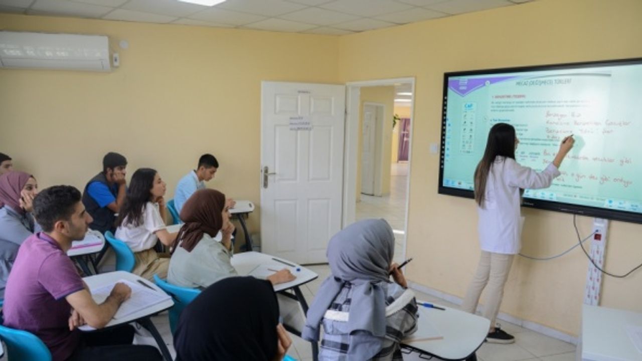 Diyarbakır'da akademi liseler 4 bin 529 öğrenciyi ücretsiz sınava hazırlıyor