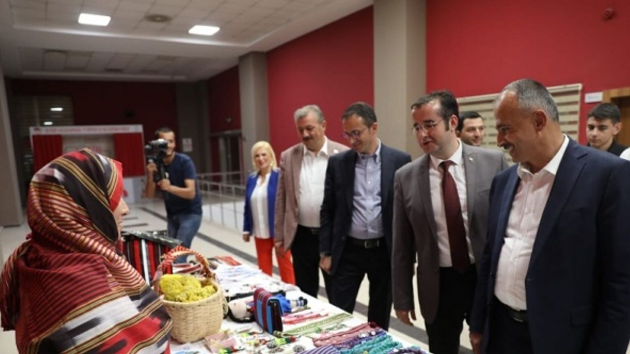 Diyarbakır'da Karadeniz yöresinin konser ve folklor gösterileri sunuldu