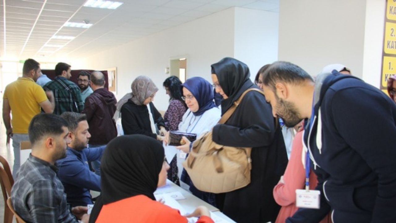 Eğitim-Bir Sen Kilis Başkanlığına Bekir Şen yeniden seçildi