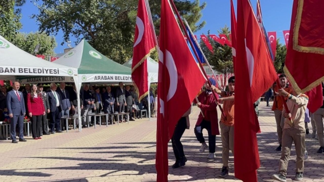 Gaziantep'in ilçelerinde 29 Ekim Cumhuriyet Bayramı törenlerle kutlandı