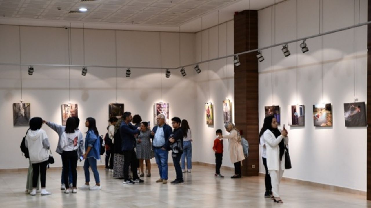 Gaziantep'te "Tek Kadrajda Buluşan Çocuklar" sergisi açıldı