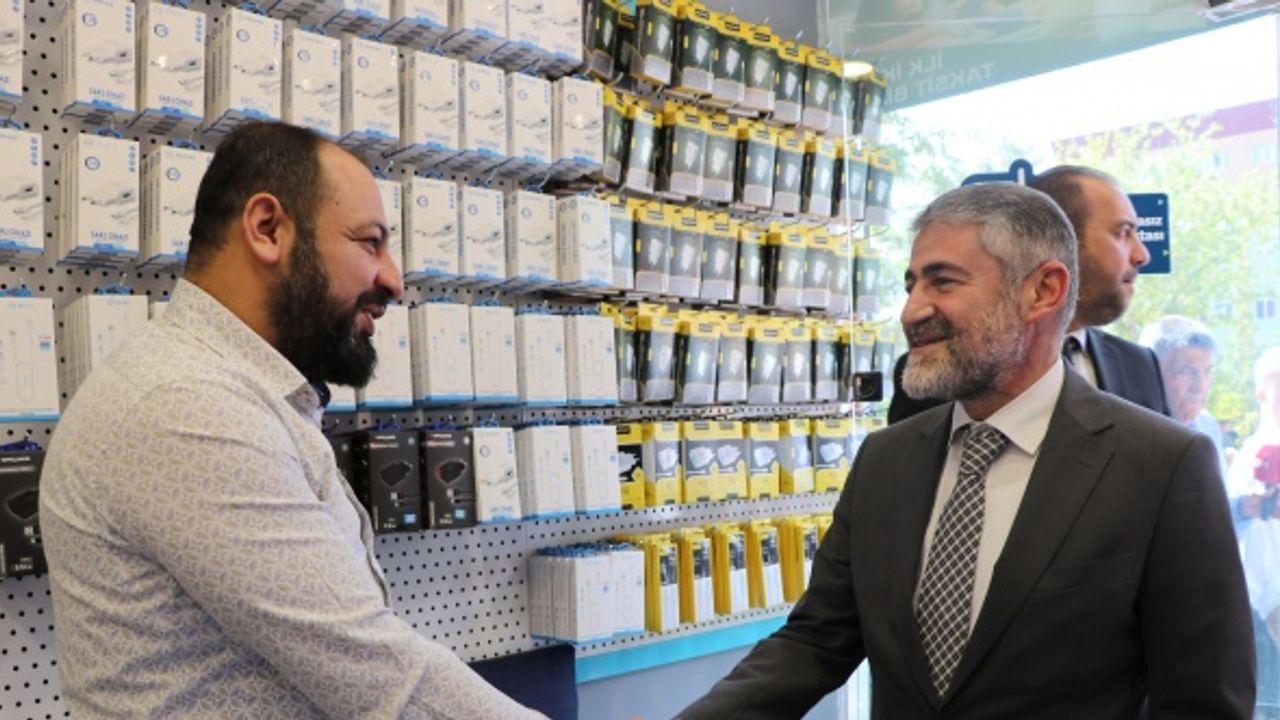 Hazine ve Maliye Bakanı Nureddin Nebati Siirt'te temaslarda bulundu