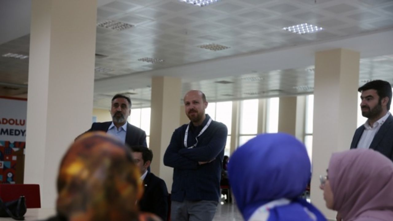 İlim Yayma Vakfı Mütevelli Heyeti Başkanı Bilal Erdoğan, Mardin'de gençlerle buluştu