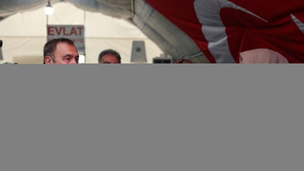 AK Partili Eroğlu, Diyarbakır annelerini ziyaret etti: