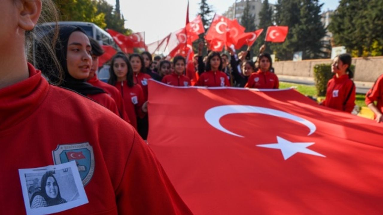 Gaziantep'te şehit öğretmen Ayşenur Alkan anısına yürüyüş düzenlendi