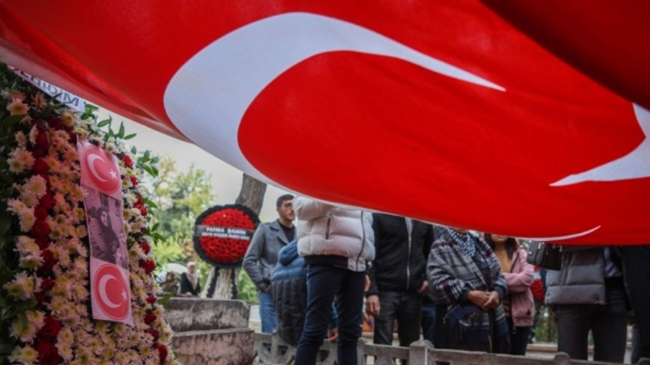 Öğretmenleri, YPG/PKK'lı teröristlerin saldırısında yaşamını yitiren Ayşenur öğretmeni anlattı