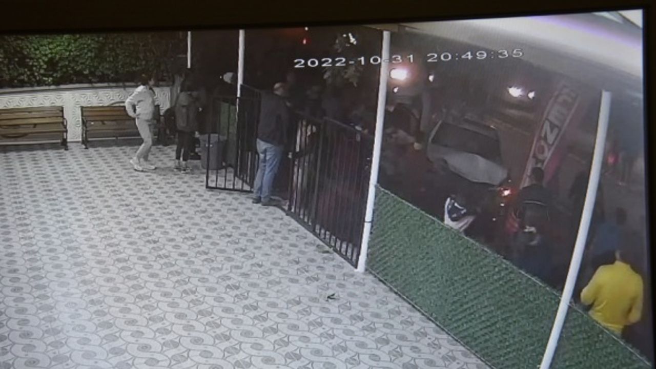 Şanlıurfa'da 2 kişinin yaralandığı trafik kazası güvenlik kamerasına yansıdı