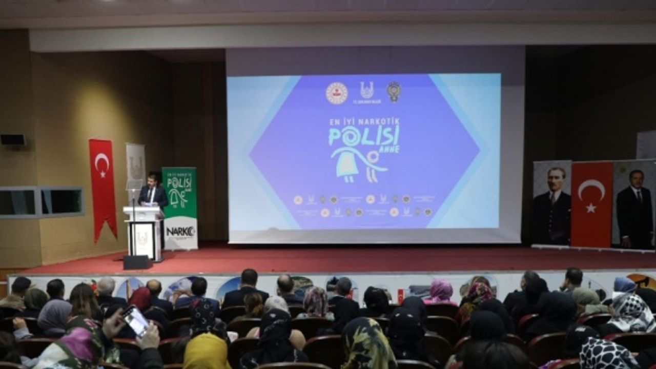 Şanlıurfa'da annelere "En İyi Narkotik Polisi Anne" semineri verildi