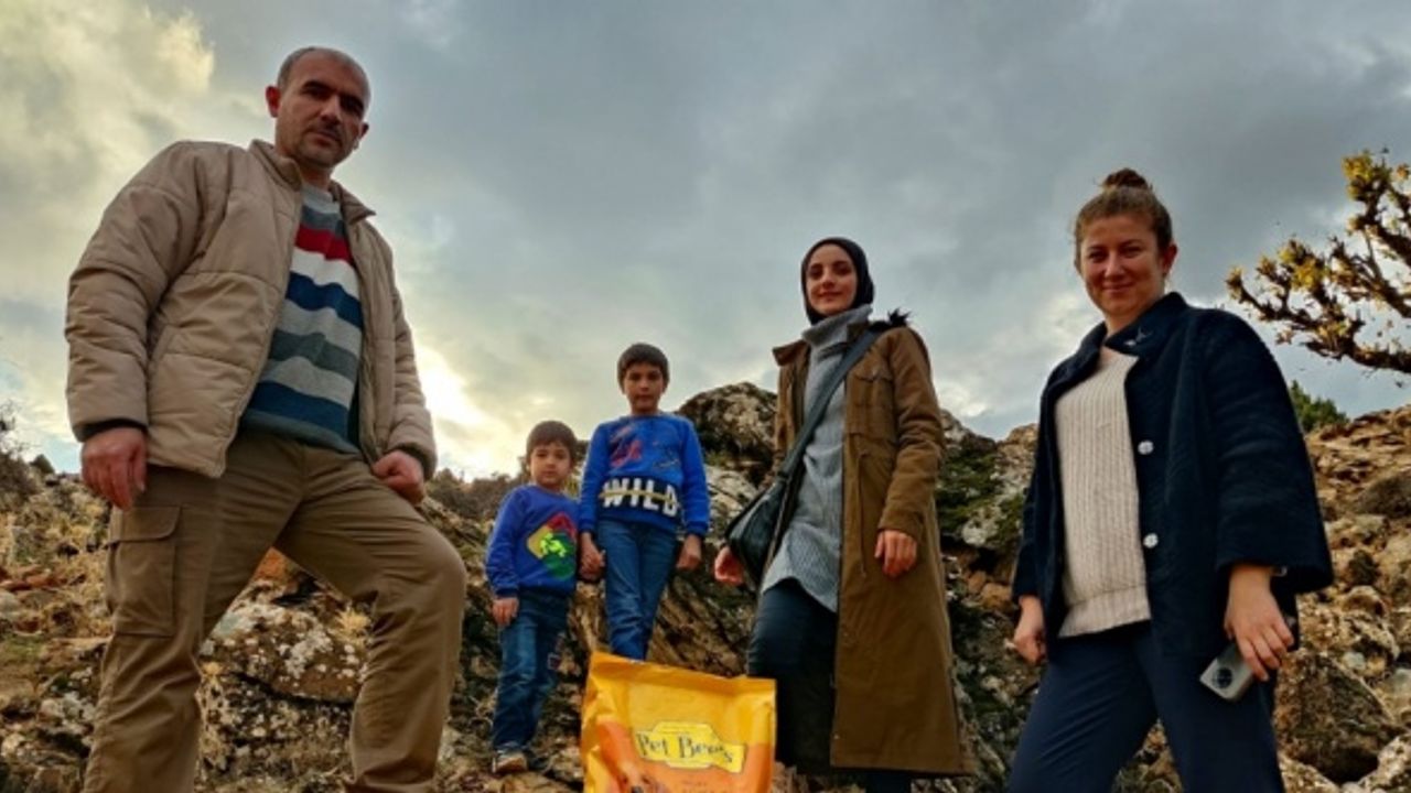 Bitki Akademisi Topluluğu Sason kırsalına hayvanlar için yem bıraktı