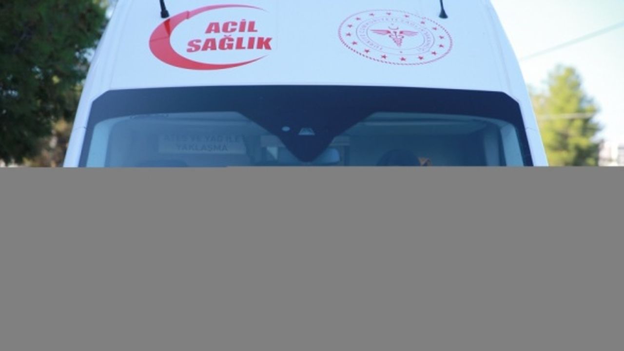 Kadınlardan oluşan ambulans ekibi zamanla yarışarak hayat kurtarıyor