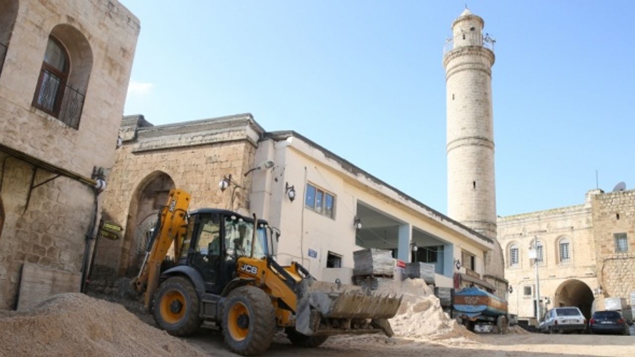 Mardin'in tarihi Savur ilçesinin Çarşı Caddesi yenilendi