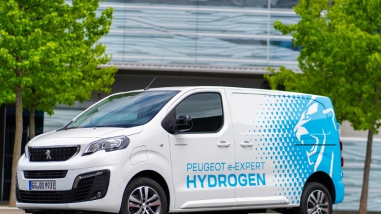 Peugeot, 2023'te elektrikleniyor