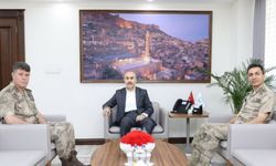 Tümgeneral Sel ve Tuğgeneral Tataroğlu, Mardin Valisi Demirtaş'ı ziyaret etti